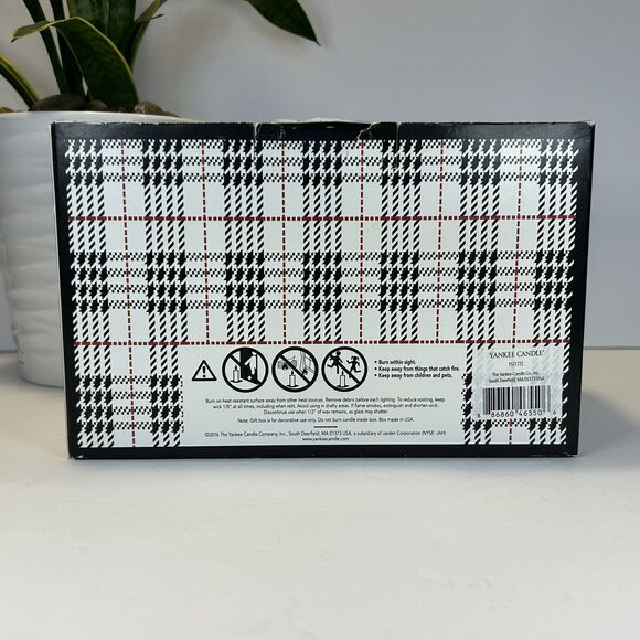 2016 Yankee Candle 7oz‎ Candle Set- HOME FOR THE HOLIDAYS & CHRISTMAS WREATH - Picture 5 of 6